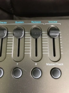 Manopola di ricambio tastiera elettronica compatibile Nektar Impact LX 88+ - Foto 1 di 2