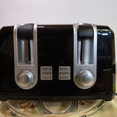 Black & Decker 4 Slice Dual Adjustable Temperature Toaster (T4569B) - Image 1 of 4