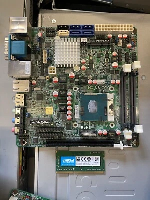 Placa madre NF9G-QM77 ITX con CPU i5-3610ME 2 G de memoria Foto 1 de 4