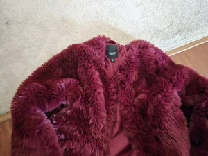 SIMPLY VERA WANG WEINROT ROT KUNSTFELL GLAM PELZIG RAVE BOLERO JACKE GRÖSSE SMALL - Bild 1 von 2