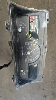 1998 1999 年 2000 2001 2002 2003 2004 年林肯敦汽车集群速度计 # 2 — 第 1/2 张图片