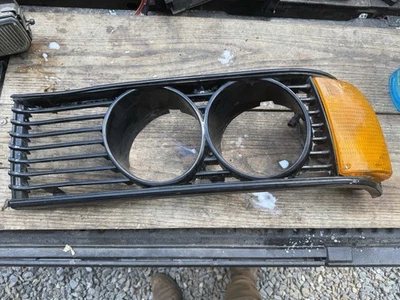 Rejilla del faro izquierdo BMW E24 LM45 628 630 633 635CSI M6 Foto 1 de 4