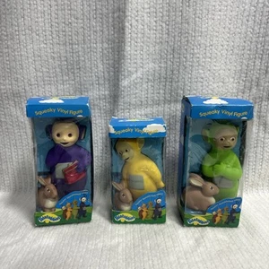 3 CAJA****TELETUBBIES PO FIGURA DE VINILO CHIRRIANTE Y CONEJO****TINKY WINKY DIPSY LAA - Imagen 1 de 20