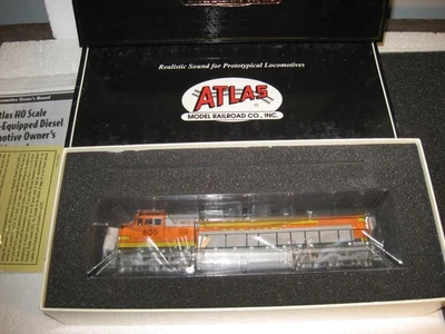HO SCALE ATLAS MASTER SERIES GOLD BNSF DASH 8-40CW LOCOMOTIVE! - Image 1 of 4