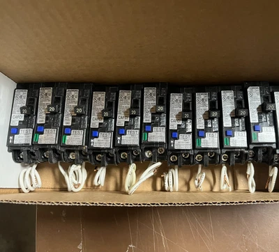 10 X Siemens QA120AFC 20-Amp  one Pole 120-Volt Plug-On Combination AFCI Breaker - Image 1 of 2