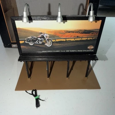 MTH RailKing Harley-Davidson Motorcycle #30-90212 Lighted Billboard Z61 TESTED - Image 1 of 4