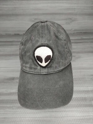 Sombrero Brandy Melville J. Galt 44 Prince St. N.Y. Blanco Alien Face Strapback Foto 1 de 4