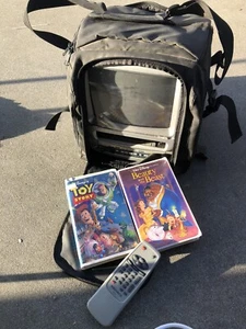 VINTAGE MAGNAVOX  9" Tv MC09D1MG01 WITH VCR An Beaty An The Beast An Toy Story - Picture 1 of 10