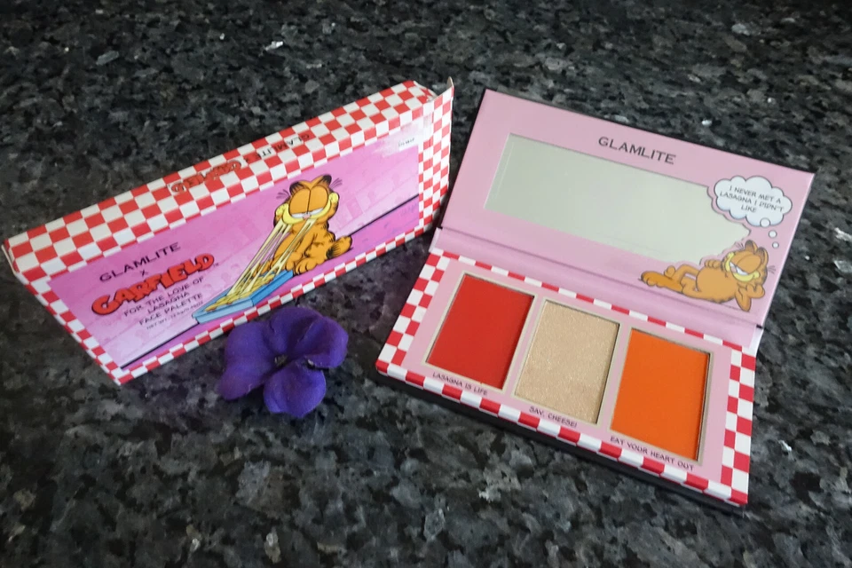 Glamlite X Garfield for the love of lasagna face palette new in box - Image 1 of 4