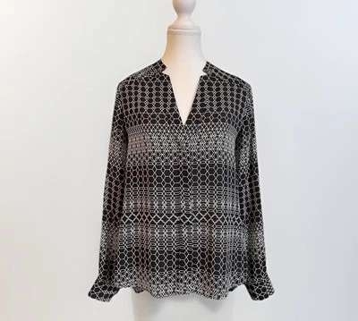 Blusa Banana Republic Feminina Chiffon Preta Branca Geométrica Manga Longa XS - Imagem 1 de 4