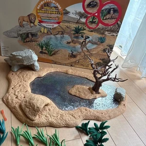 Schleich 42258 Animal Watering Hole Set - Picture 1 of 10