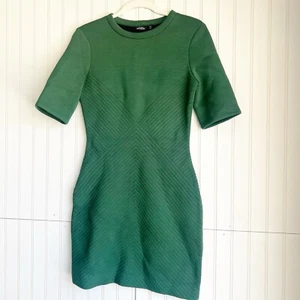 Abito Kate Spade Saturday Taglia S Neoprene Trapuntato Spugna Pino/Verde - Foto 1 di 5