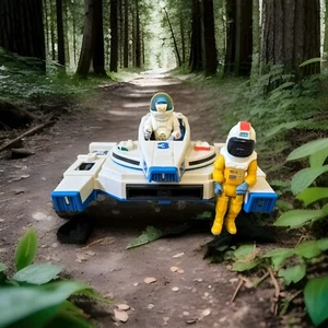 Vtg Fisher Price Adventure People Alpha Interceptor Space Ship 1982 W/2 Figures - Picture 1 of 13