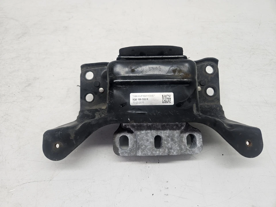 2013-2019 SEAT LEON КРЕПЛЕНИЕ ДВИГАТЕЛЯ 5Q0199555R - Изображение 1 из 3