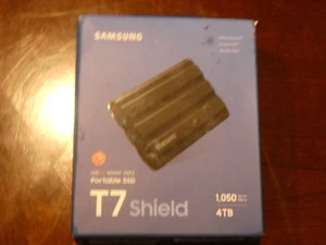 SSD externo portátil Samsung T7 Shield 4 TB NVMe - negro (MU-PE4T0S) - Imagen 1 de 5