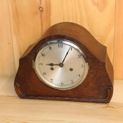 English Chiming 8 Day Oak Mantle Clock With Beautiful Wooden Applique - Image 1 of 4