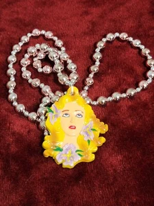 2024 Mardi Gras Krewe Of Iris Signature Float Bead - Picture 1 of 1