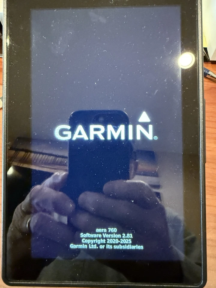 Garmin Aera 760 портативный авиационный навигатор - Изображение 1 из 2