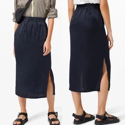 Falda midi Lululemon Glide Away azul marino con abertura lateral satinada talla 6 Foto 1 de 4