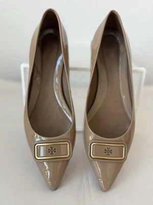 Tory Burch GEORGIA Puntera Punta Plana Harina de Almendras Beige Charol Talla 8.5 Foto 1 de 4