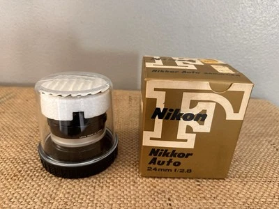Lente Nikon Nikkor-N Auto 1:2.8 f=24mm 2.8 de colección con caja original ¡Como nueva!! Foto 1 de 4