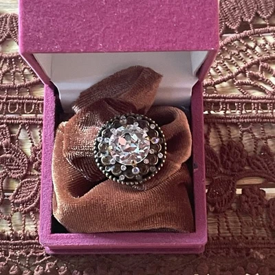 SORRELLI Antique Gold Champagne Iridescent and Large Clear Crystal Ring - Image 1 of 4