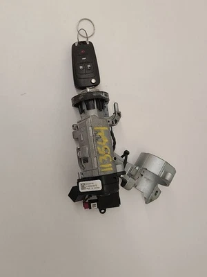 2010-2015 CHEVROLET EQUINOX Ignition Switch W Key 94737994 - Image 1 of 4