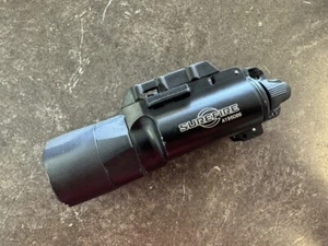 SureFire X300U Weaponlight Ultra High Output 600 Lumen (1092985) - Picture 1 of 8