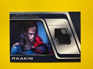 STAR TREK Enterprise Season 4 C15 Costume Relic Card RAAKIN Multicolor! - Picture 1 of 2
