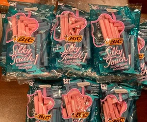 156 BIC RAZOR WOMEN SILKY TOUCH 1 Single Blade (13 packs x 12ct each) lot resell - Picture 1 of 1
