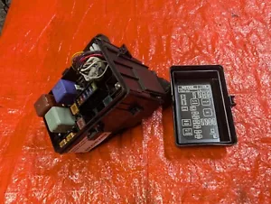 TOYOTA RAV4 MK1 UNDER BONNET FUSE BOX - Picture 1 of 3