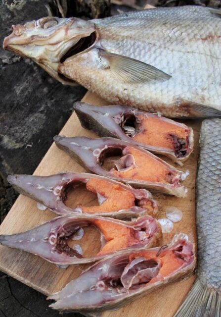 Stockfish Dried fish and caviar. 25 lbs or 11,5kg 5kg fish and 6,5 kg  caviar