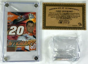 PRESSEAUSWEIS LIMITED EDITION TONY STEWART 2004 TRADING CARD ENCASED COA MINT STAND - Bild 1 von 12