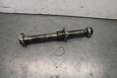 04 SUZUKI GSXR600 EJE TRASERO LLANTA RUEDA TRASERA EJE PERNO PIVOTE 64711-33E10 BB676 Foto 1 de 4