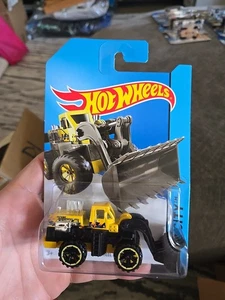 Hot Wheels Wheel Loader 2014 Hw City Works Yellow - Picture 1 of 4
