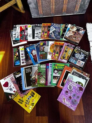 Lote de 46 Revistas de Cuentas Instrucciones Pendientes Monederos Animales Flores Ángeles Foto 1 de 4