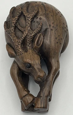 Ciervo Netsuke japonés de madera antiguo con astas firmado por principios del siglo XX Foto 1 de 4