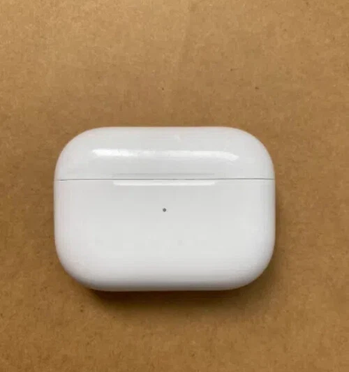 Apple Airpods Pro 1st Wireless Replacement Charging Case A2190  Excellent - Image 1 of 1