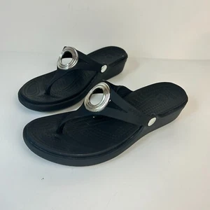 Crocs Sandals Womens 8 Black Sanrah Silver Ring Thong Wedge Flip Flops - Picture 1 of 11