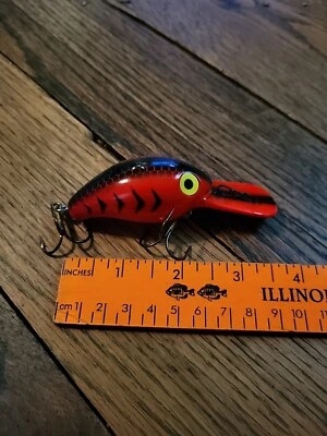 Crankbait Diving Lure "Rattles" 2-1/2" Body - Wordens Fat Fish Red Black Striped - Image 1 of 4