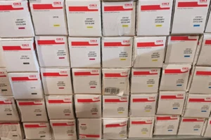 ORIGINAL TONER OKI Réf : 44036022 MAGENTA POUR IMPRIMANTE C910/C920WT/C910 DM - Foto 1 di 1
