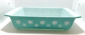 Pyrex Tableware Deep Casserole Dish Duck Egg Blue White Snowflakes Rare Vintage - Picture 1 of 14