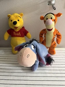 Disney Winnie Puuh Plüschtier Set 11 Zoll Tigger Eeyore Pooh Stofftiere - Bild 1 von 4