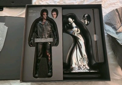 Hot Toys DX13 DX 13 T800 Terminator 2 Judgement Day Battle Dañado Especial Foto 1 de 4