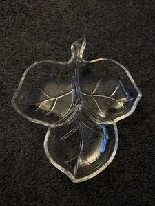 Piatto porta caramelle vintage vetro trasparente a forma di foglia noci menta 8" - Foto 1 di 4