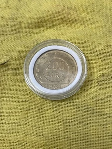 monete italiane in lire 200 Rara Anno 81 - Foto 1 di 2