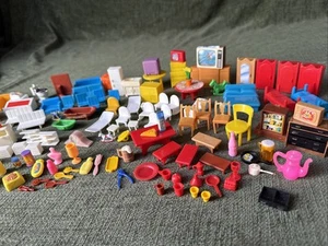 Collezione di MOBILI in plastica CASA DELLE BAMBOLE VINTAGE anni 60 misure miste M101 - Foto 1 di 15
