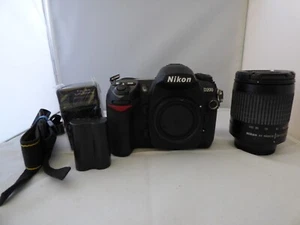 Nikon D200 shutter count is only 20K With Nikon 28-100mm lens. - Picture 1 of 12