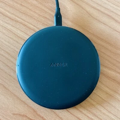 Cargador inalámbrico Anker 10W Powerwave Pad para iPhone, Galaxy - Negro Foto 1 de 2