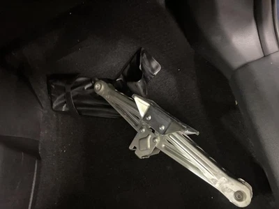 Gato de piso usado se adapta a: Nissan Rogue 2015 grado A Foto 1 de 4